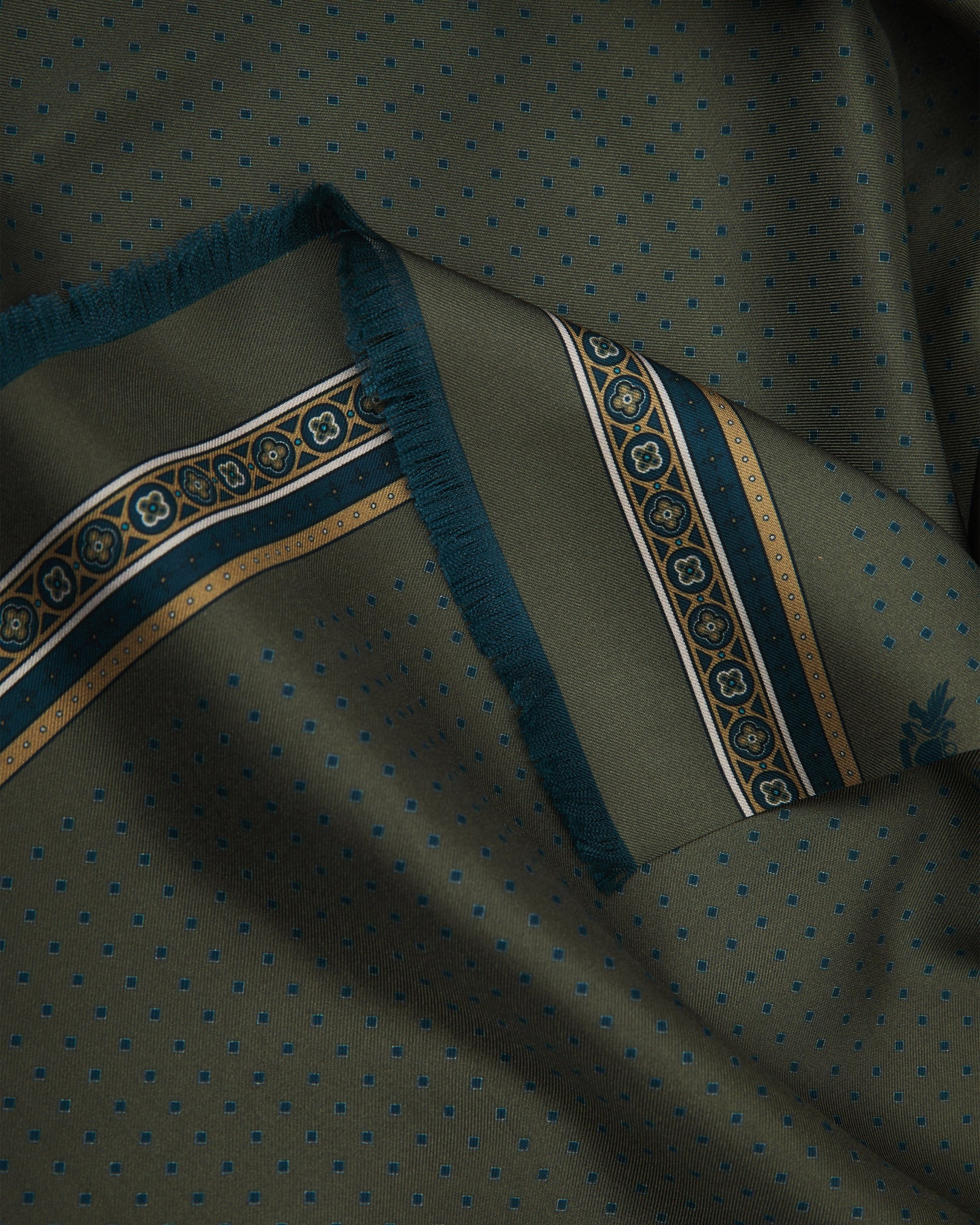 The London Scarf - Chiswick | Olive - Image 2